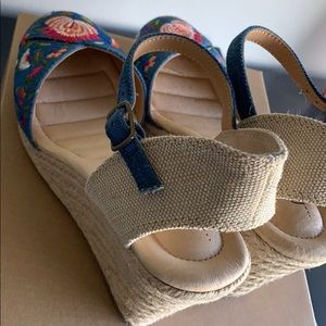me too betty espadrille wedge sandal